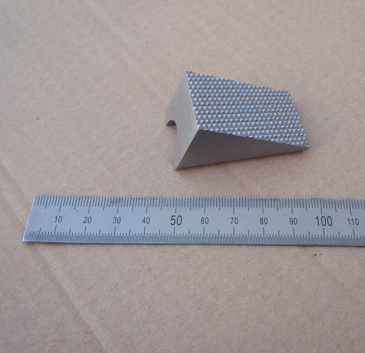 Teeth detailing machined into tool steel for hardened jaws