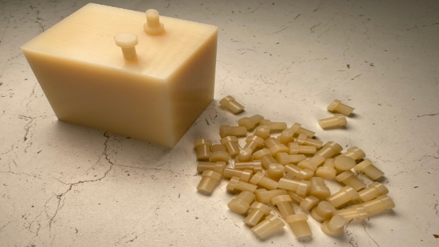 Oval shaped test pins machined from a vitamin E enriched polyethylene